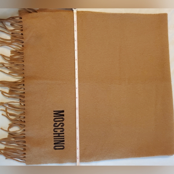 Moschino Tan/ Brown 100% Pura Lama/ Lamb’s Wool Scarf with fringe - Picture 4 of 9